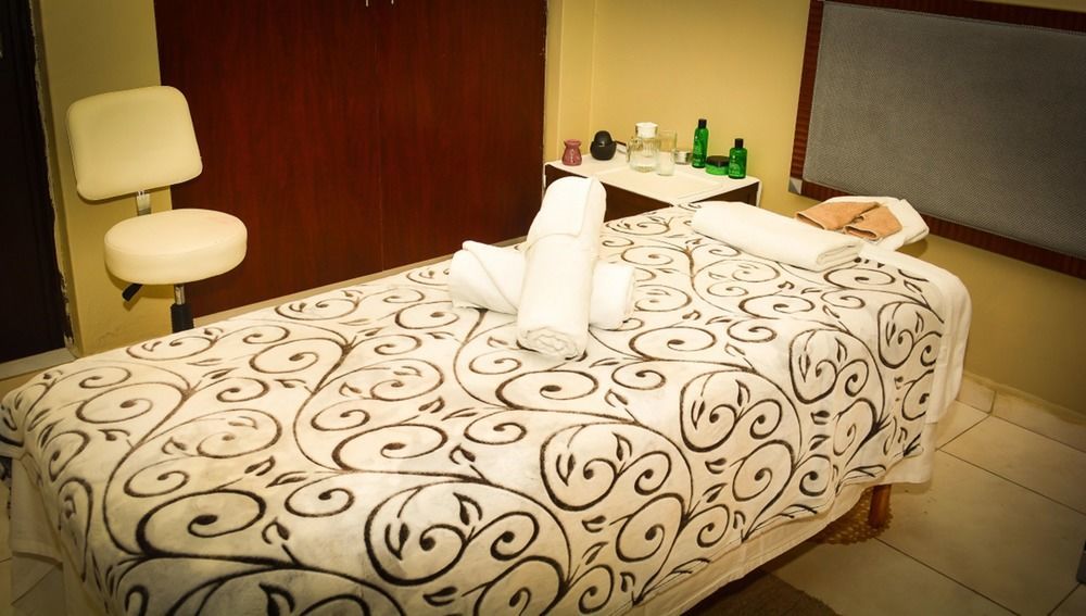 Serendib Suites And Conference Center Blantyre Extérieur photo
